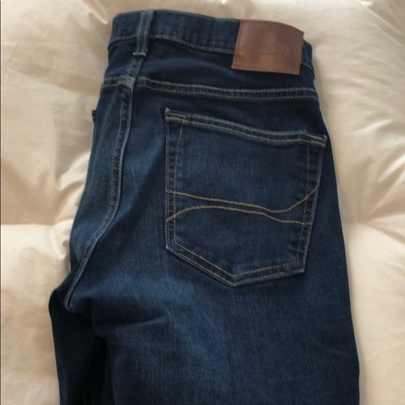 Hollister Jean - Picture 3 of 3